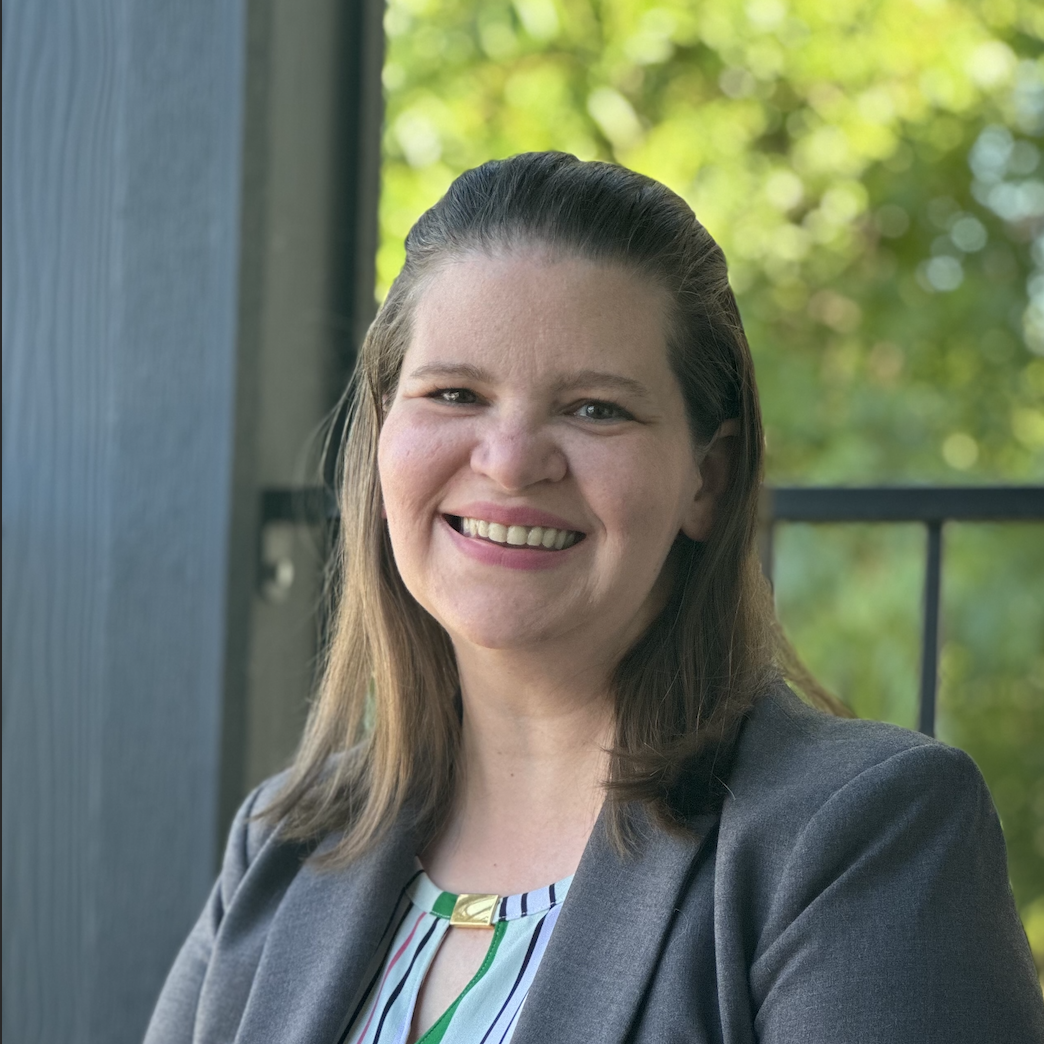 Jessica Toombs_Headshot_Square.png